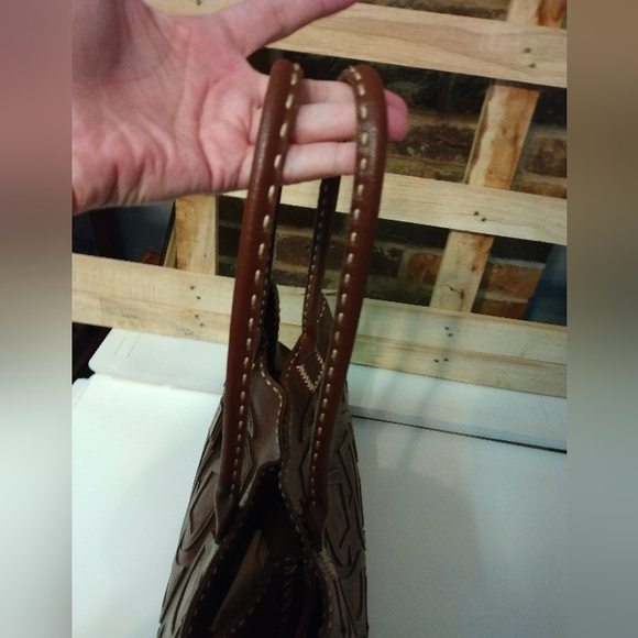 Antonio Melani gorgeous brown leather shoulder bag EUC - Picture 8 of 16